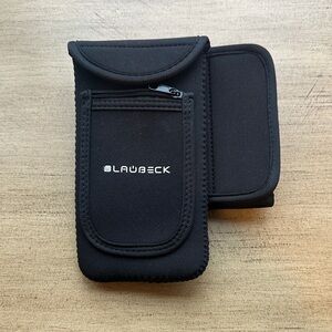 NWOT Blaubeck Black Magnetic Water Bottle Sleeve & Phone Holder